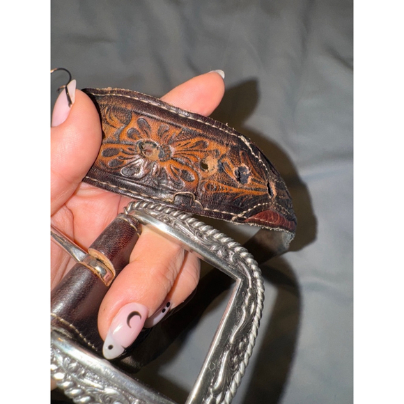 Justin’s Western Embossed Tab Medium Brown Leather Belt Size 36 main image 7